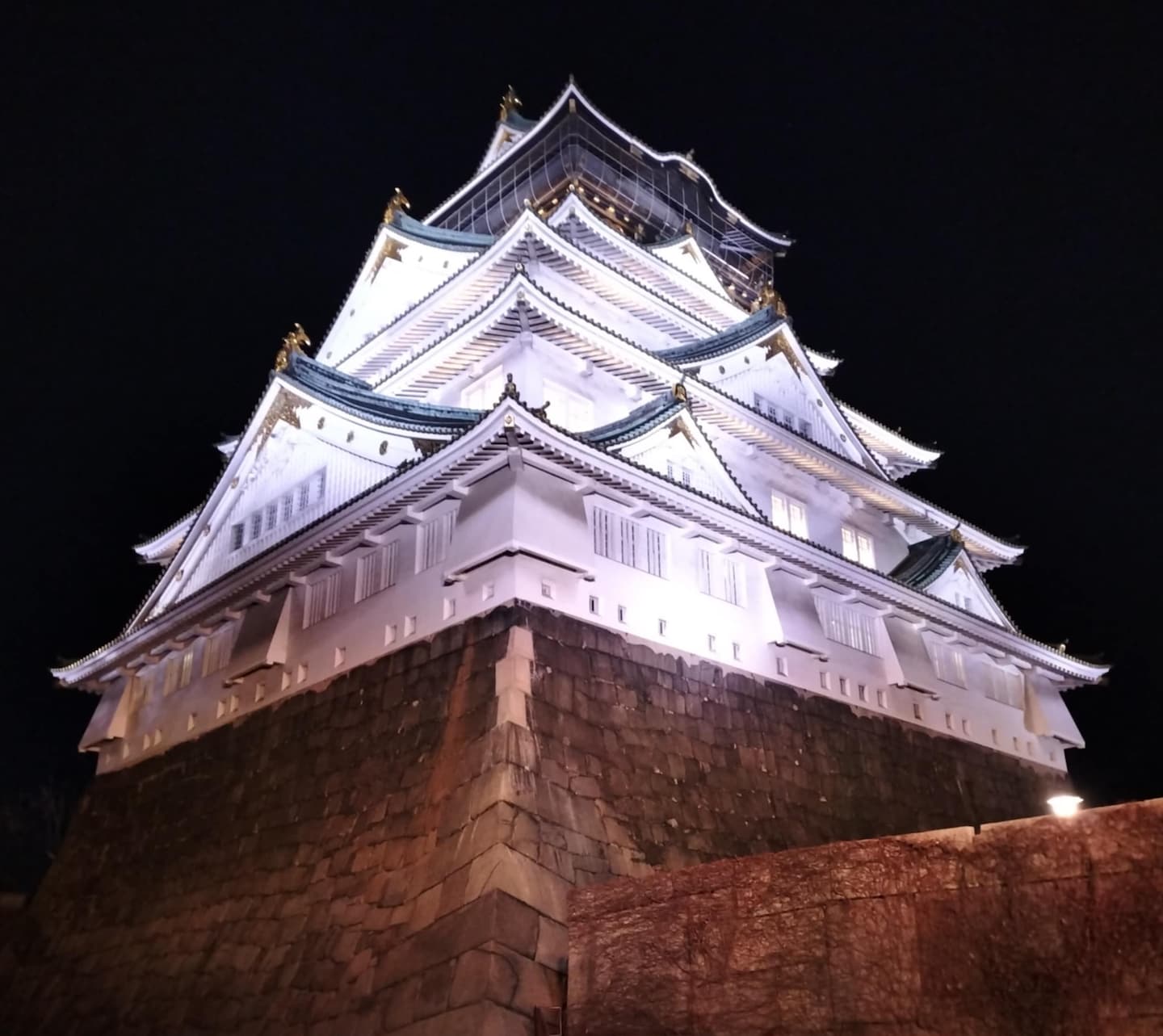 Osaka Castle photography after dark