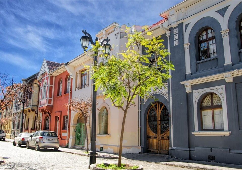 Tour Yungay from Estación Quinta Normal