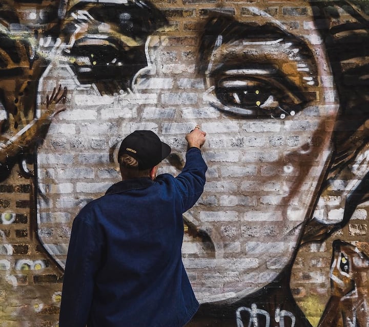 Paka rangi picha za watu ukiwa na msanii