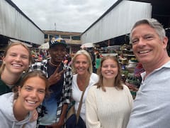 Recorrido por el mercado de Arusha: artesanías masáis y cultura central