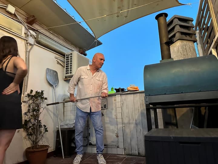 Автентична неаполитанска храна и вино на панорамна тераса