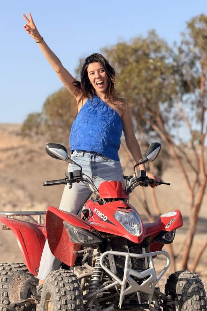 Приключение с камила и квад с луксозна вечеря в пустинята