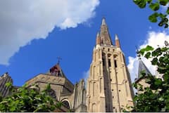 Tour por iglesias privadas de Brujas: descubre a Miguel Ángel