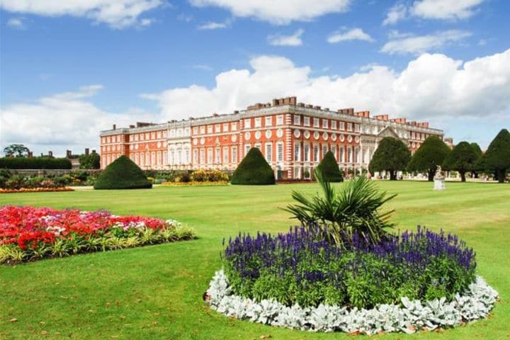 Hampton Court Palace, Gardens and Maze Tickets