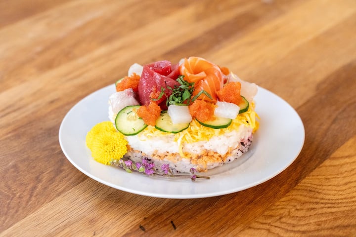Crea tu propio pastel de sushi en Osaka