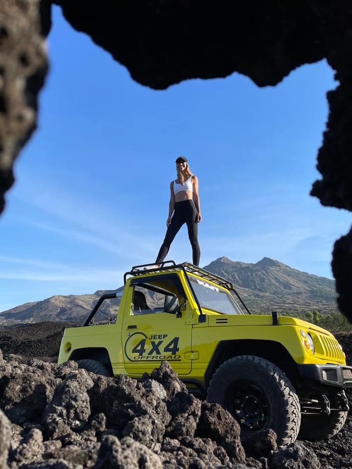 ჯიპით ბატურის მთაზე მზის ამოსვლისას და ლავაზე რაფტინგით