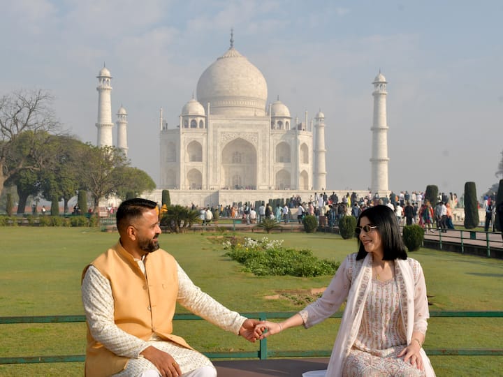 Възхитете се на романтиката на Тадж Махал по изгрев слънце