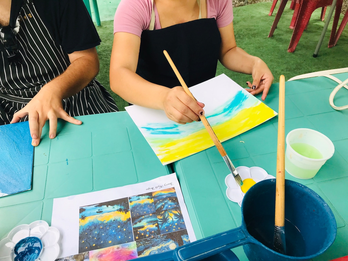 Non-Clinical Art Therapy Painting with an Artist