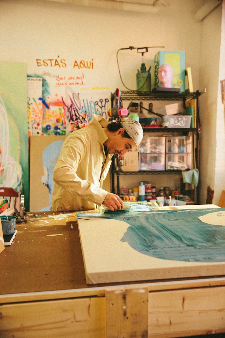 Create abstract urban sketches with a pro artist