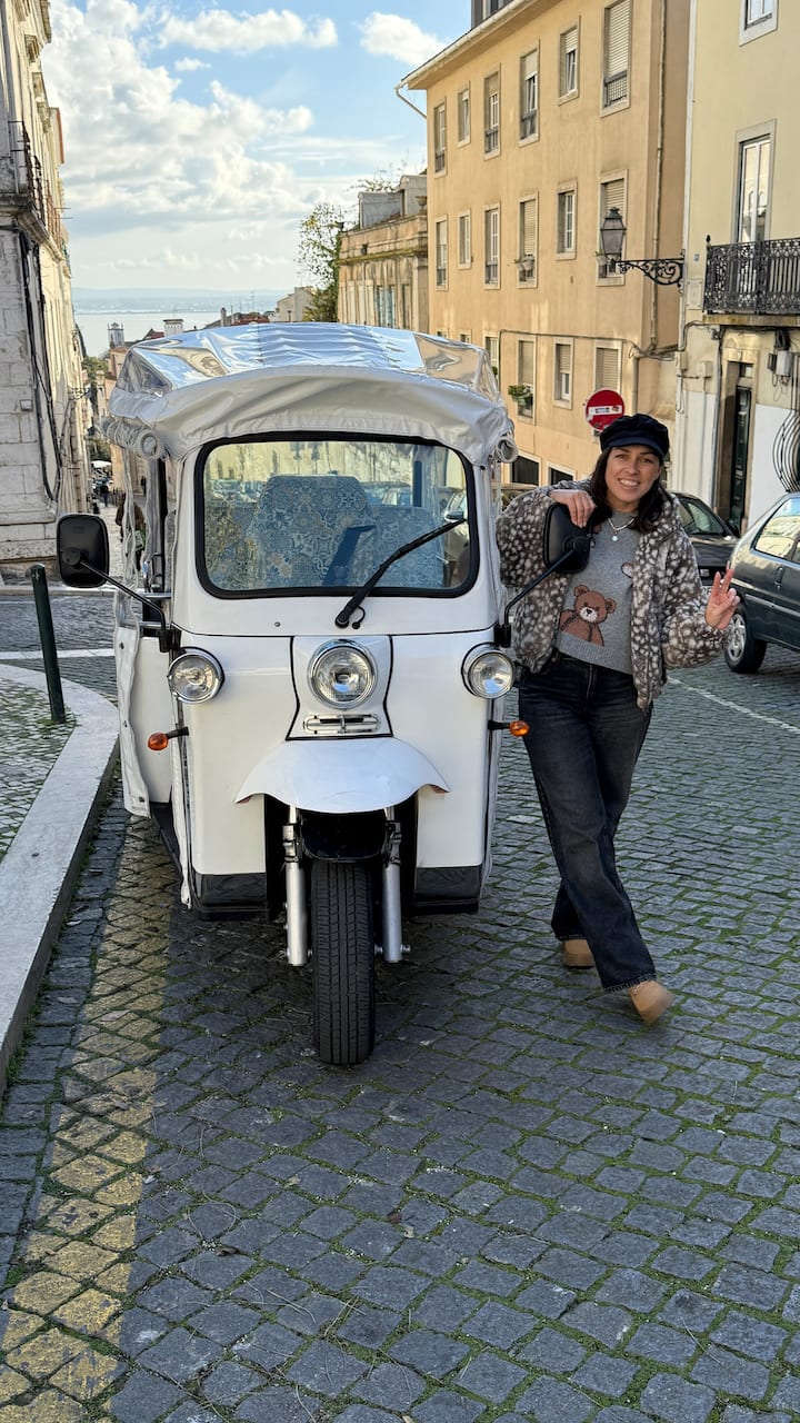 Turneu me tuk-tuk në Lisbonë – kodrat dhe historia