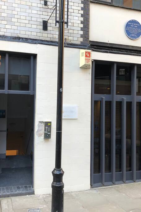The Beatles Walking Tour of Soho & Mayfair