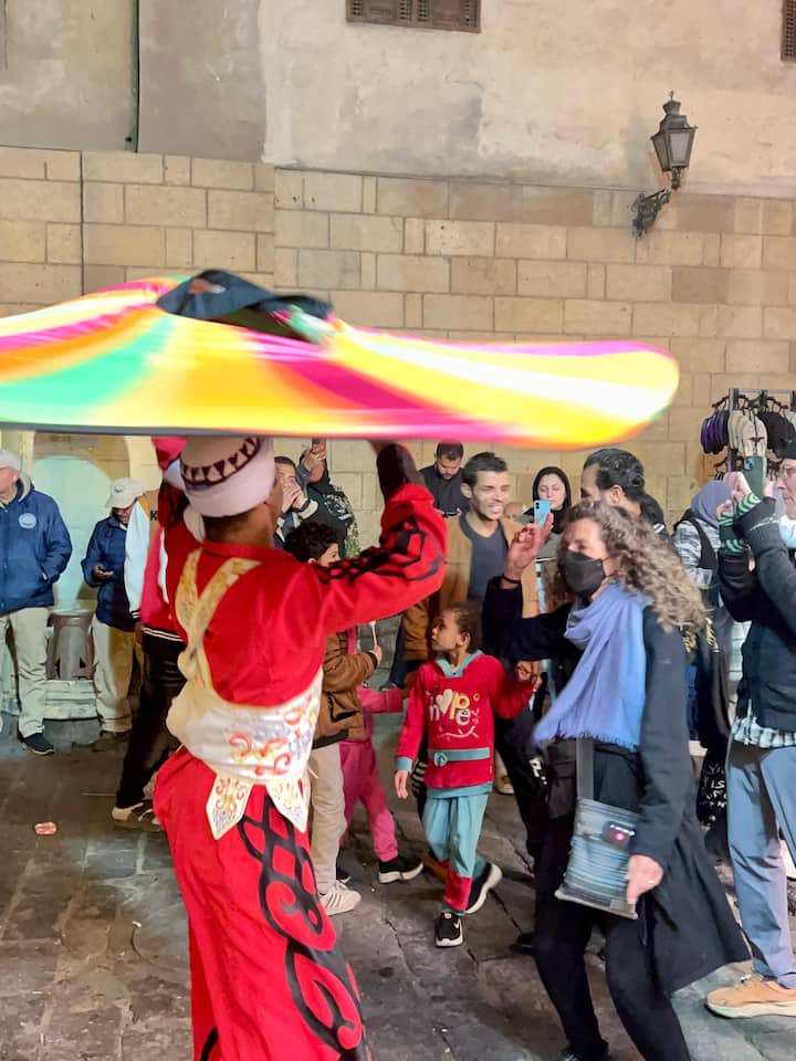 გაეცანით ტანურას ცეკვას კაიროს გულში