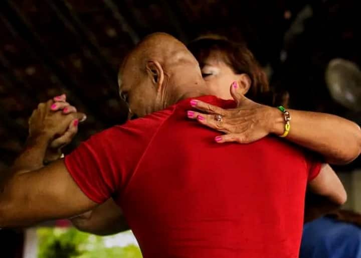 Уроци по салса и чампета с бира и севиче