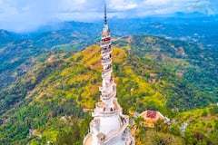 Excursión de un día de Kandy a Ambuluwawa en tuk-tuk