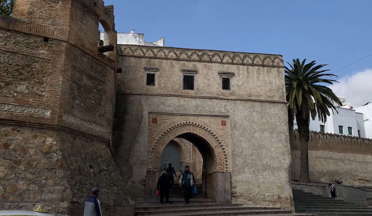 Navigate secret streets of Tetouan Medina