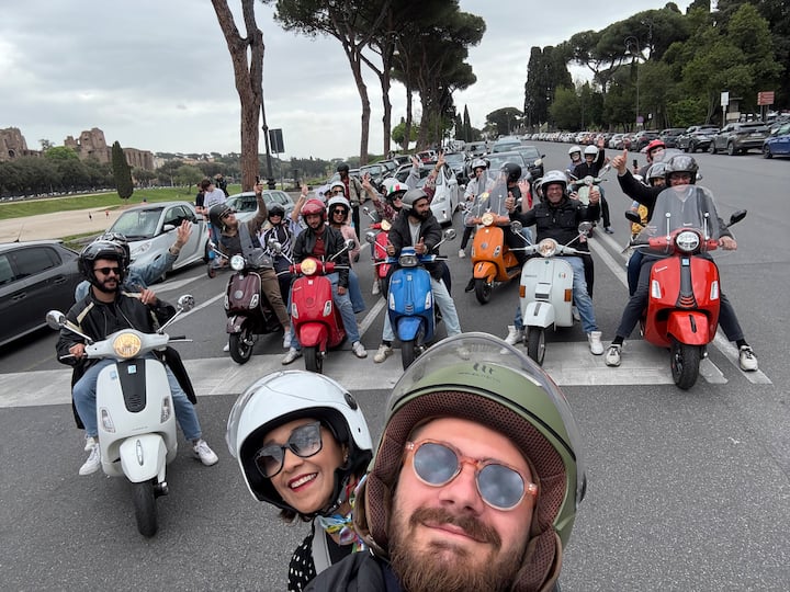 Vespa kupitia maajabu ya kihistoria ya Roma
