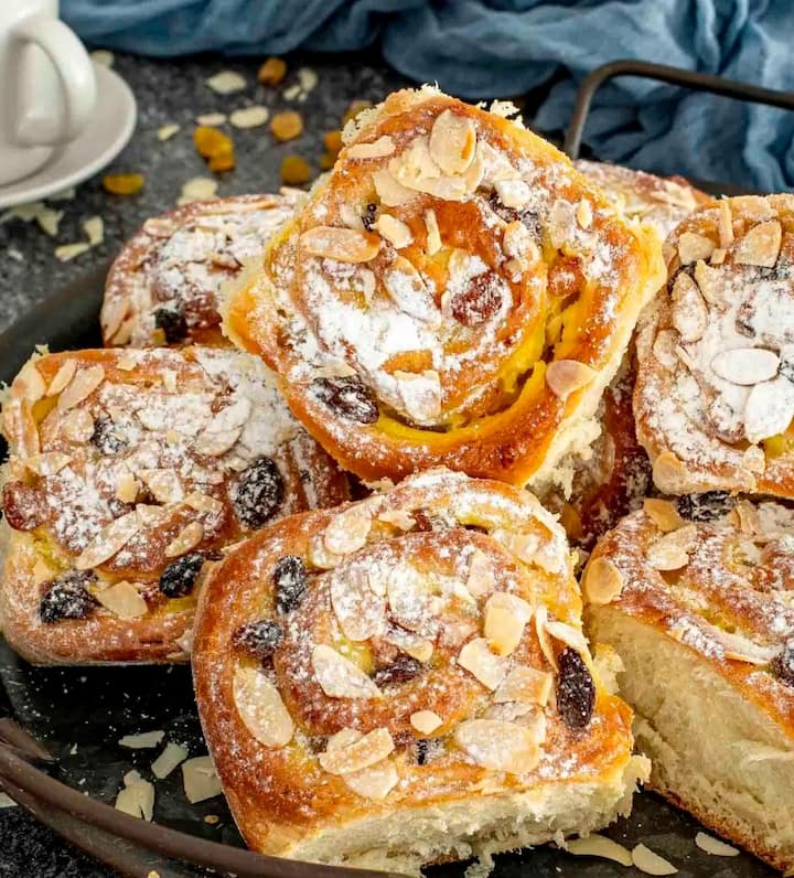 Приготвяне на роти и къри с местни жители