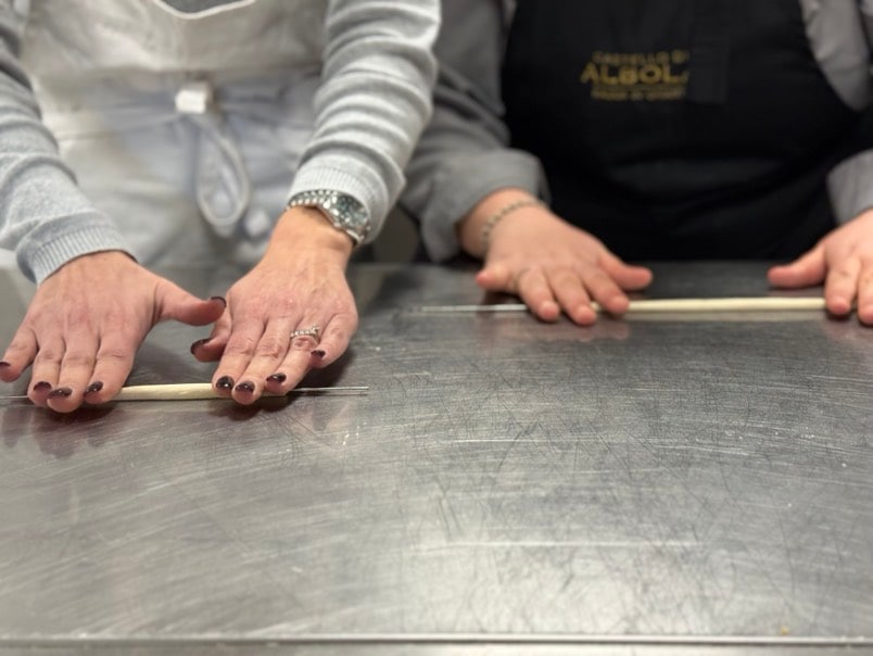 Prepare the maccaruni cugli feri