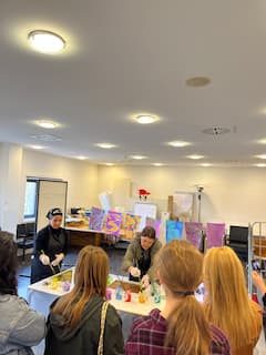 Crea tu propia obra de arte turca con la técnica del ebru: pintura sobre agua