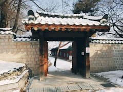 성균관 유생 체험하기: 투어가이드, 한글 배우기, 시네마 영상 찍기