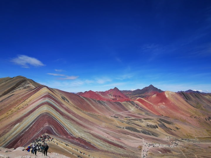 Ღორ-ტური ფერად მთაზე