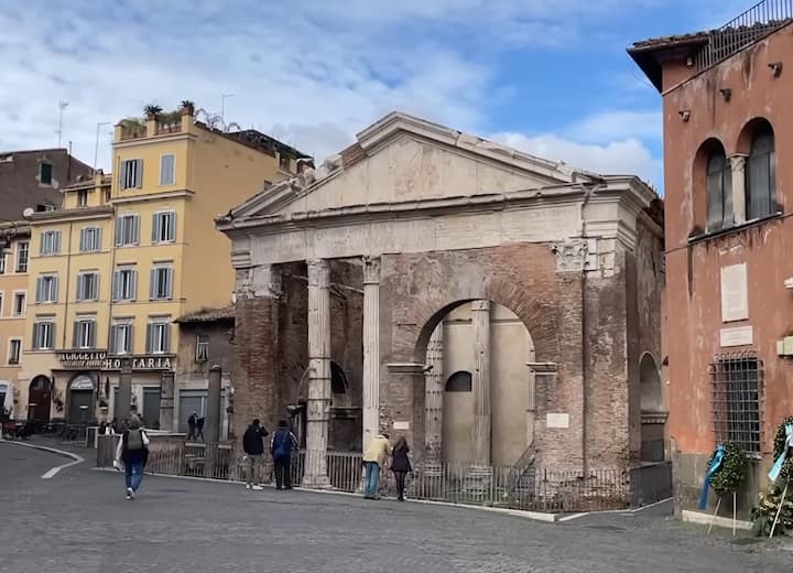 Découvrez les bâtiments les plus étranges de Rome