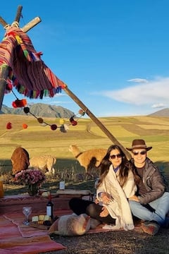 Picnic en Maras Moray con llamas