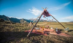 Picnic en Maras Moray con llamas