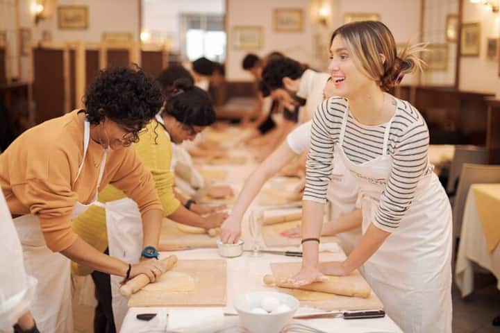 Clase de cocina de pasta auténtica y tiramisú