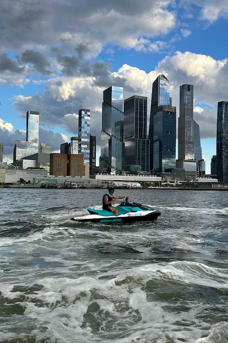 90 Minute New York City Harbor Tour