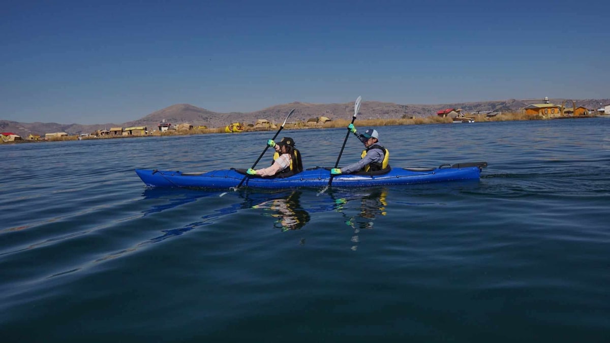 Kayak tour of the Titicaca National Reserve
