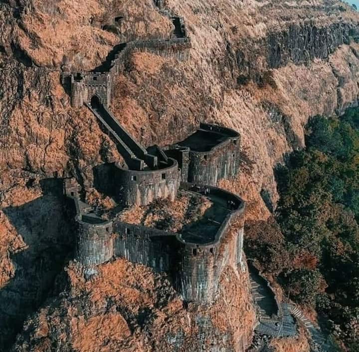 Countryside Escape Ancient Caves, Fort with AC Car