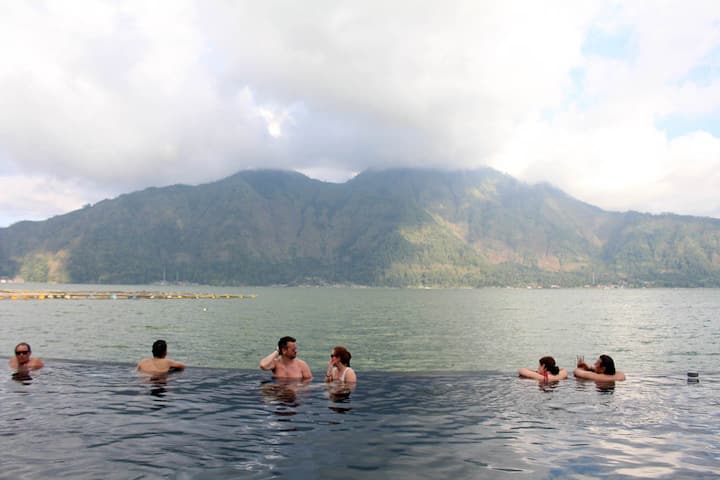 Recorrido por el lago volcánico y las aguas termales naturales de Ubud