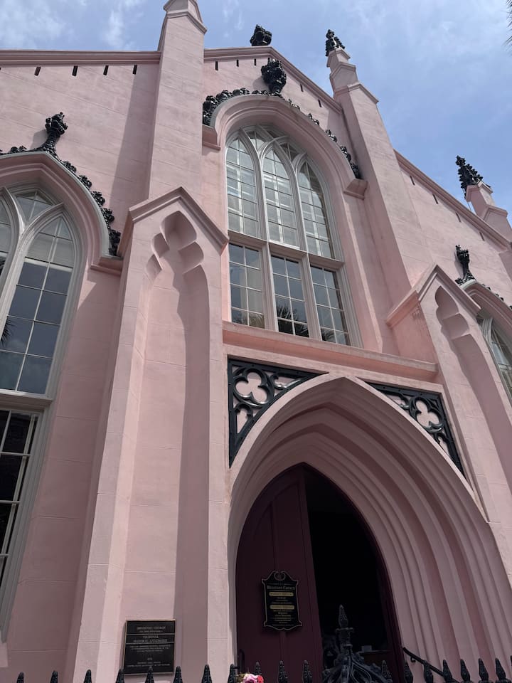 Ndiq historinë e Charleston-it me një guidë shëtitjeje