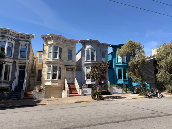 Pas shtëpive madhështore të Pac Heights 豪宅背后：太平洋高地的真实故事