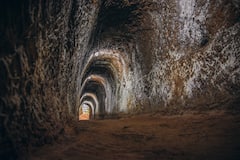 ביקור תיירותי במכרה זהב מהמאה ה-18