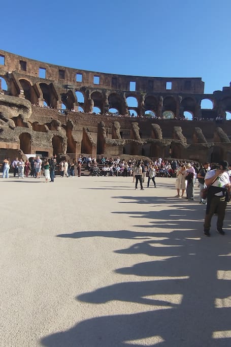 Wander the Colosseum Arena with Ai video guide