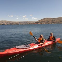 Aventura en Kayak y visita la Isla Uros