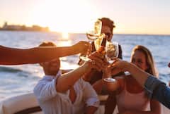 Apéritif en bateau au coucher du soleil