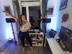 成为一场私人派对的 DJ