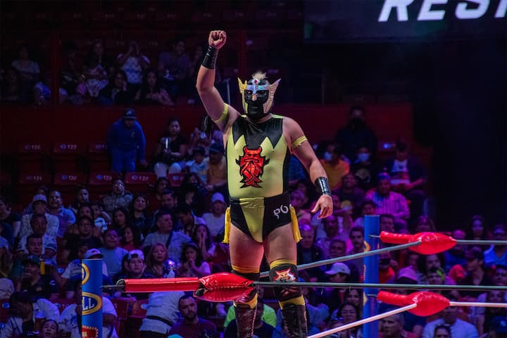 Tour with Lucha Libre Show