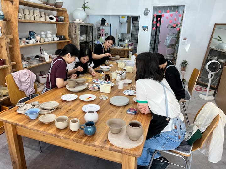 Atelier de poterie dans un atelier local de Danyang