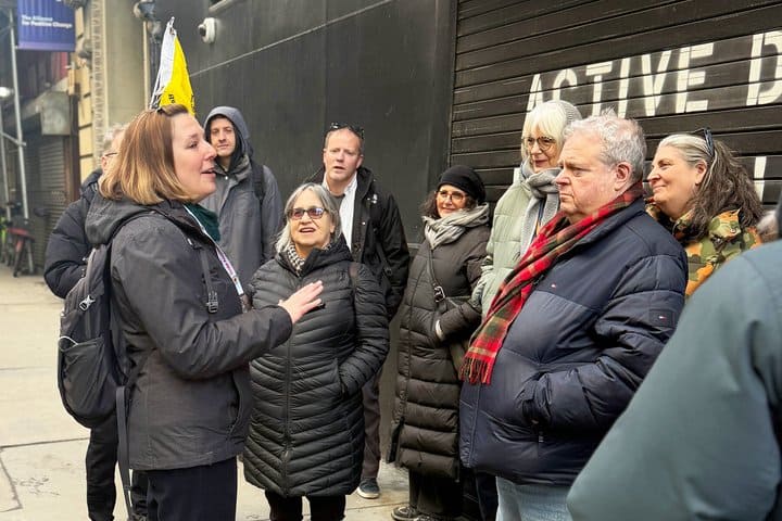 NYC: मिडटाउनच्या विचित्र आणि सनसनाटी कथा