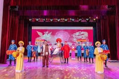 Experiencia Ao Dai Show en la ciudad de Da Nang