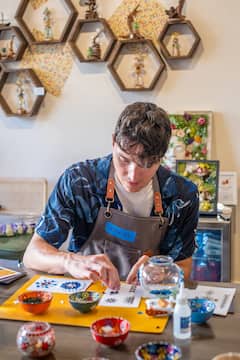 Crea portavelas de mosaico resplandecientes