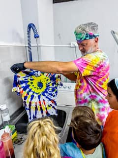 Handgeverfde draagbare kunst met kunstenaars
