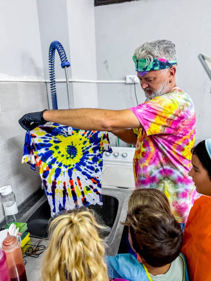 Met de hand geverfde draagbare kunst met kunstenaars