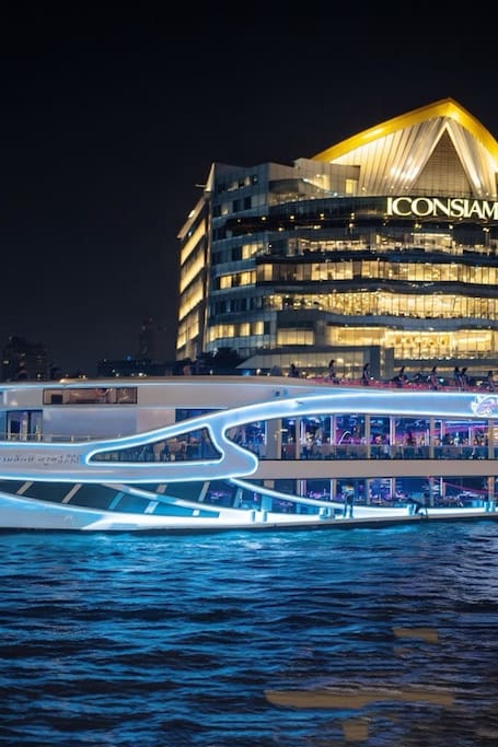 Luxury Dinner Cruise on the Chao Phraya River