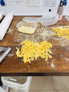 Una mesa maltesa: cocina y cena con gente local