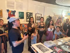 Diseña tu bolso y gorra con un artista en Tulum